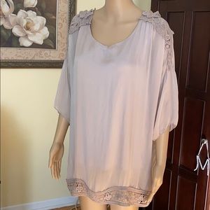 Carina Ricci sz M NWOT silk top fits like a large.